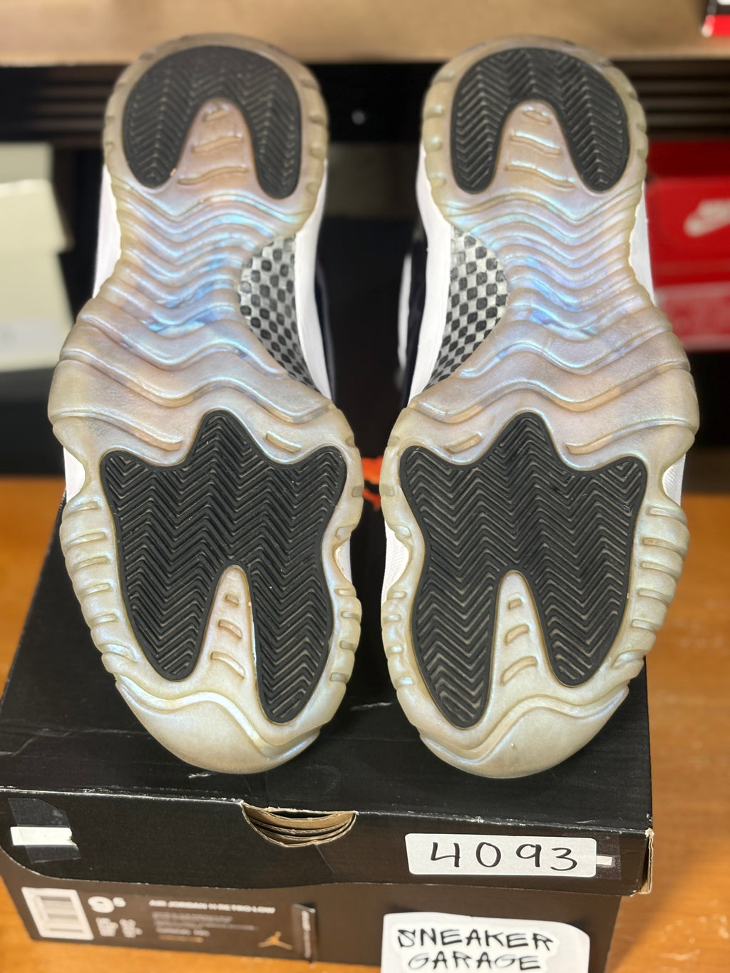 Jordan 11 Low Emerald-Size 9.5