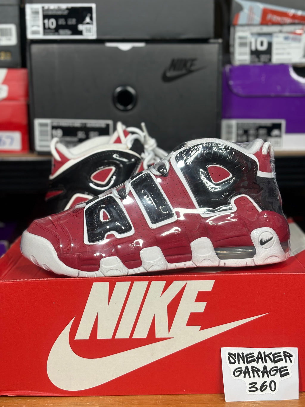 DS Nike More Uptempo Bulls GS Size 7Y
