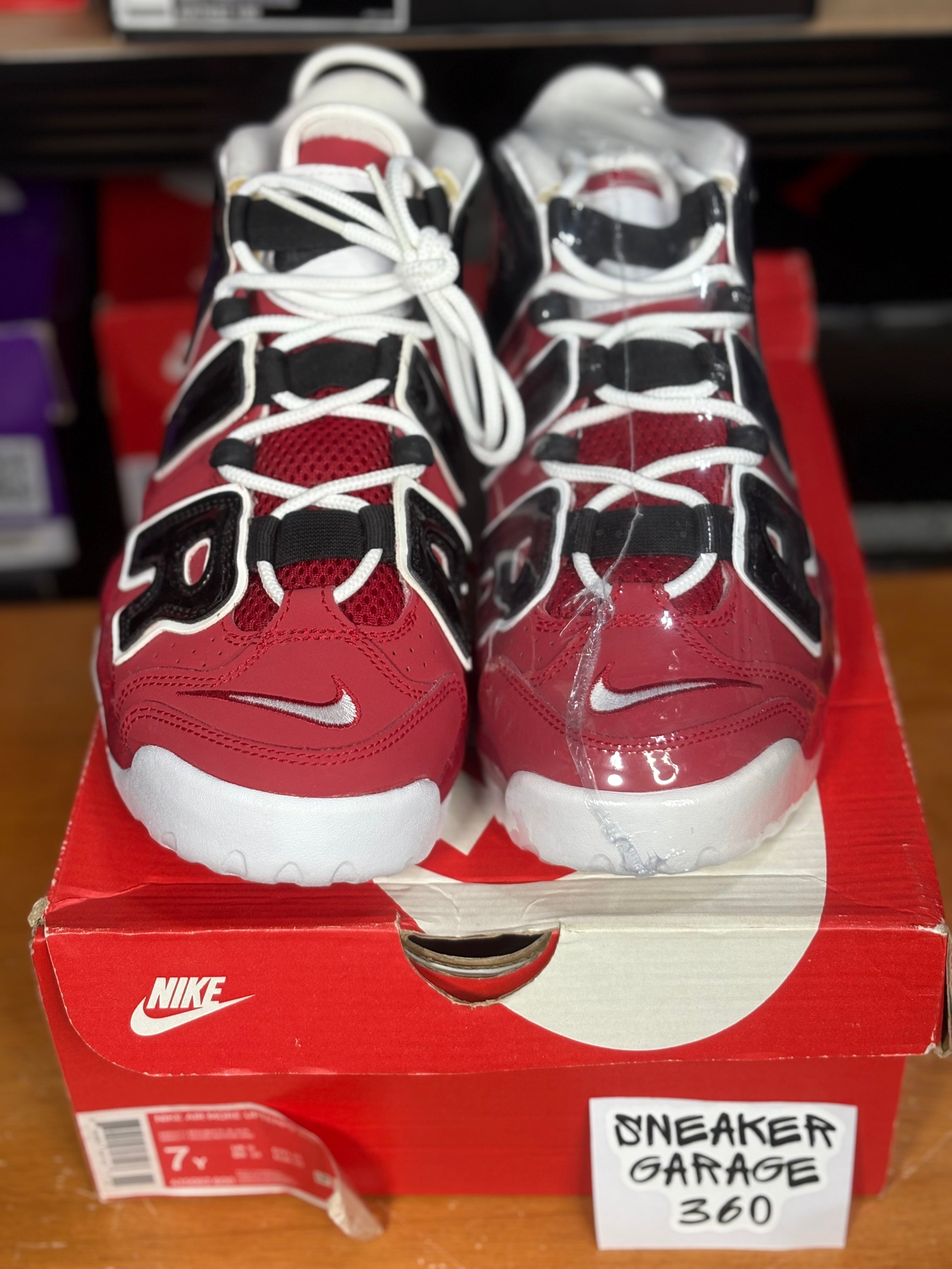 DS Nike More Uptempo Bulls GS Size 7Y