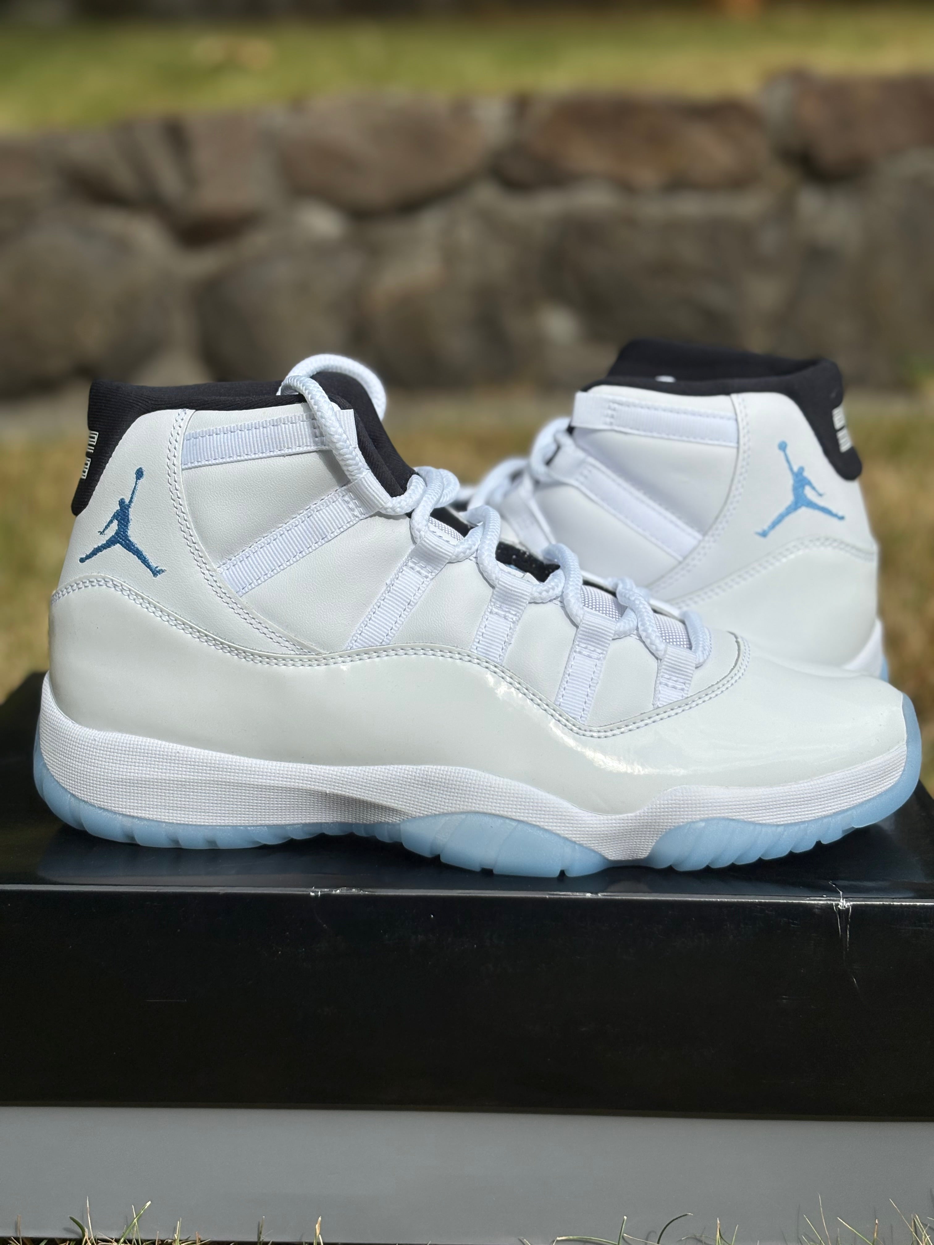 DS Jordan 11 Legend blue